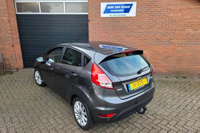 Ford Fiesta (2016) thumbnail 4