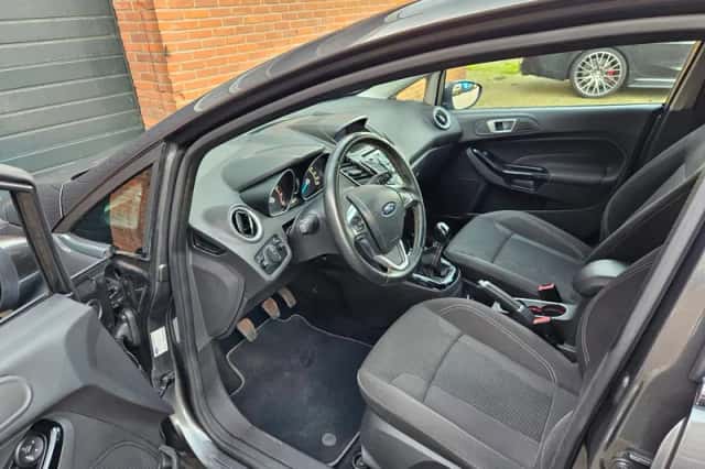 Ford Fiesta (2016) thumbnail 6