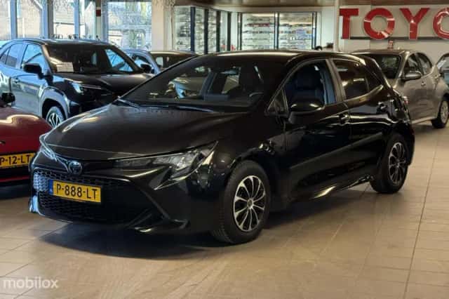 Toyota Corolla (2022) thumbnail 2