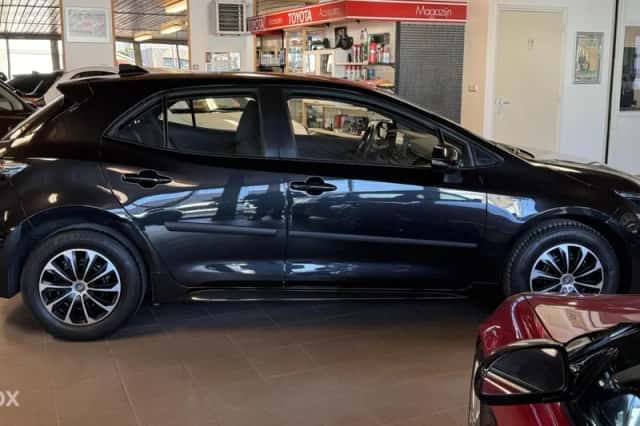 Toyota Corolla (2022) thumbnail 5