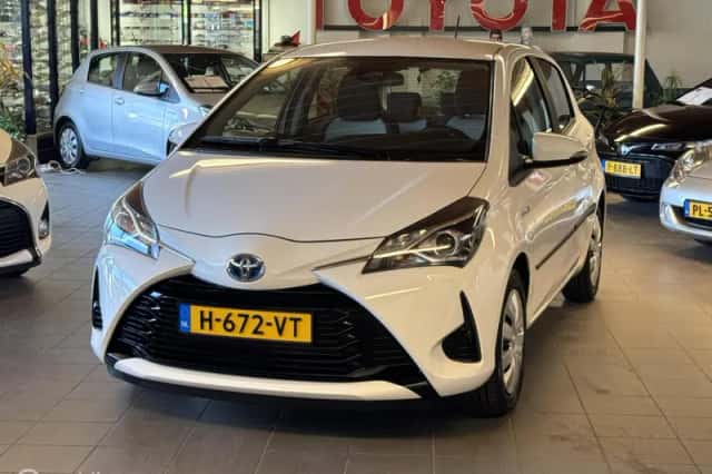Toyota Yaris (2020) thumbnail 4