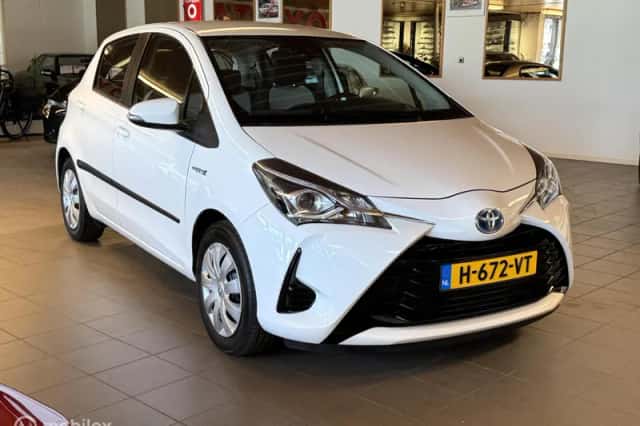 Toyota Yaris (2020) thumbnail 5