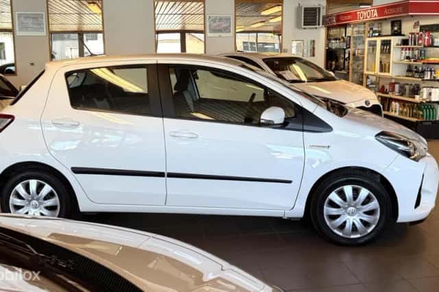 Toyota Yaris (2020) thumbnail 6