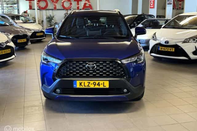Toyota Corolla Cross (2024) thumbnail 3