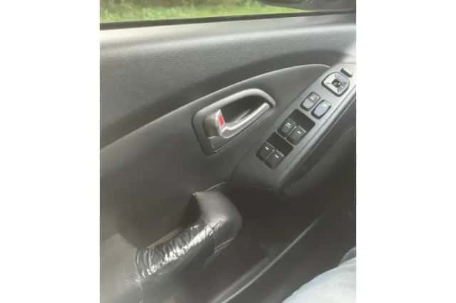 Hyundai ix35 (2011) thumbnail 3