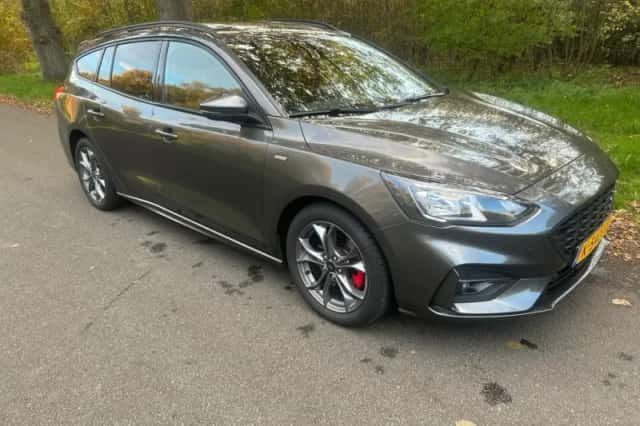 Ford Focus (2021) thumbnail 4