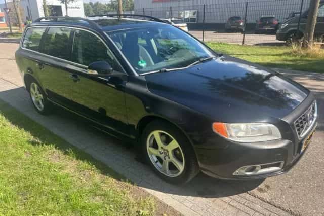 Volvo V70 (2010) thumbnail 2
