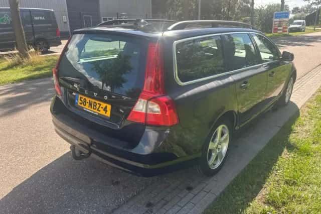 Volvo V70 (2010) thumbnail 4