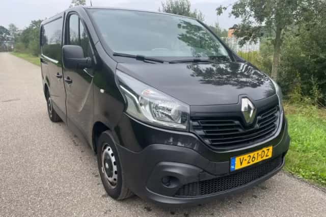 Renault Trafic (2017) thumbnail 1