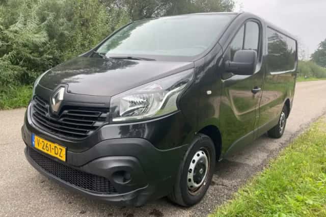 Renault Trafic (2017) thumbnail 2