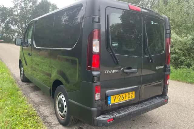 Renault Trafic (2017) thumbnail 3