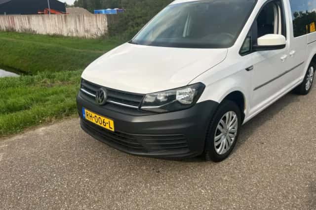 Volkswagen Caddy (2017) thumbnail 2