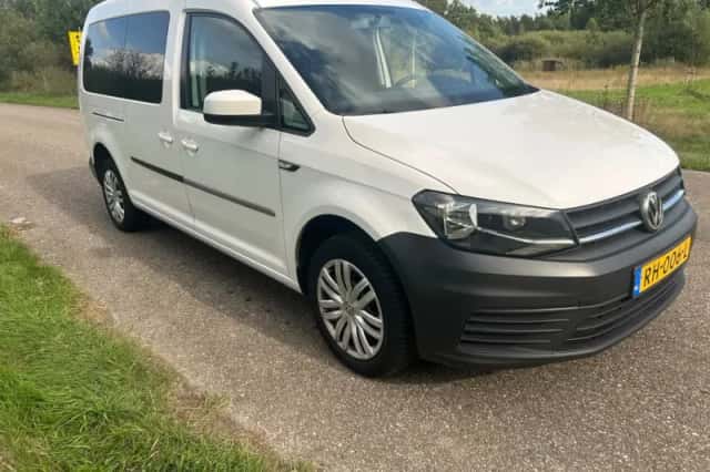 Volkswagen Caddy (2017) thumbnail 3