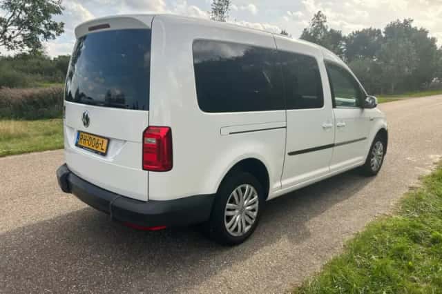 Volkswagen Caddy (2017) thumbnail 5