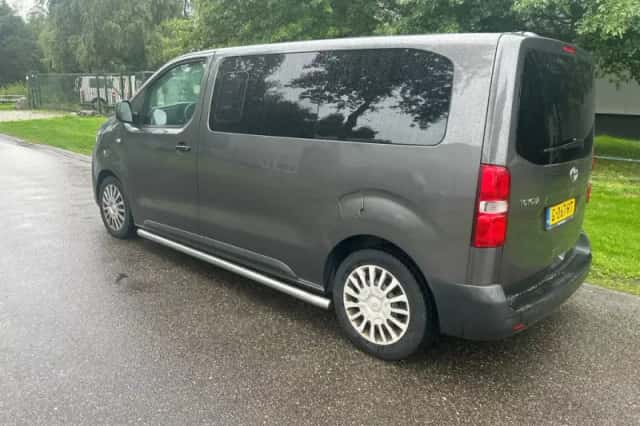 Toyota ProAce Shuttle (2019) thumbnail 5