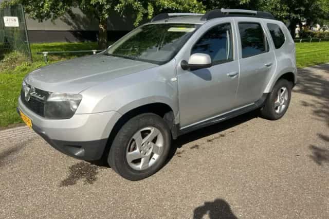 Dacia Duster (2011) thumbnail 1