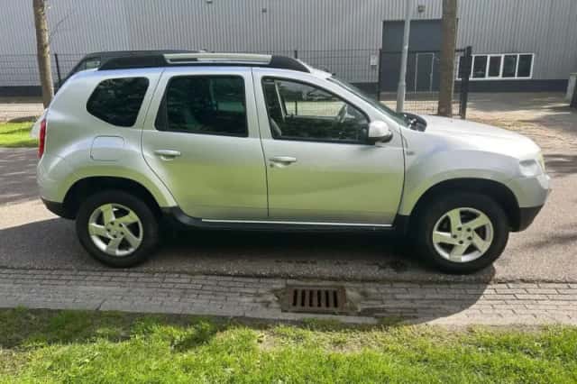 Dacia Duster (2011) thumbnail 3