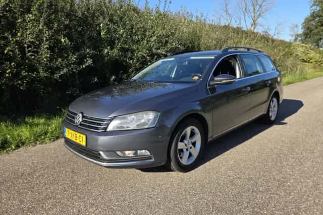 Volkswagen Passat (2014) thumbnail 1