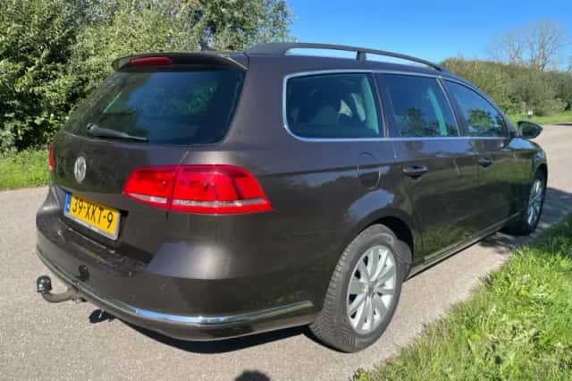 Volkswagen Passat (2012) thumbnail 4