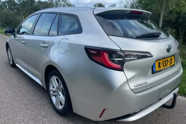 Toyota Corolla (2021) thumbnail 5