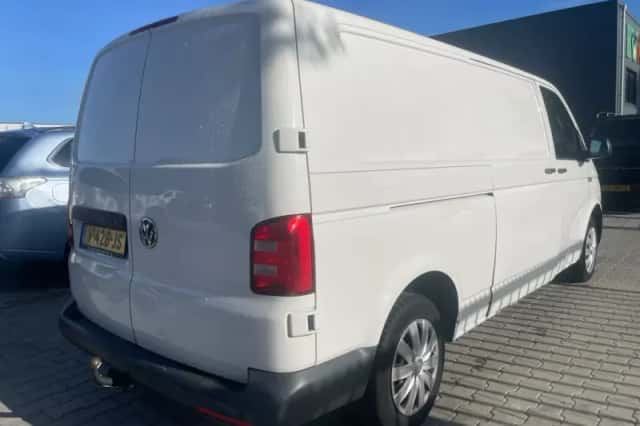 Volkswagen Transporter (2017) thumbnail 4