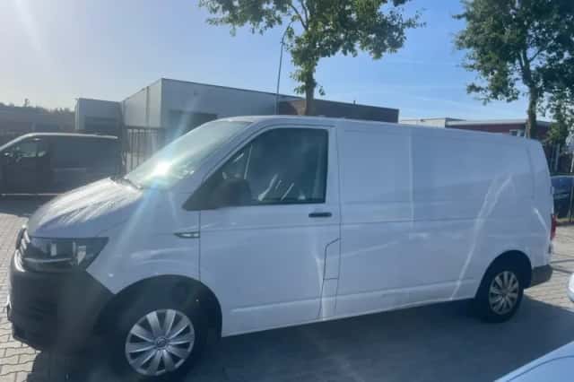 Volkswagen Transporter (2017) thumbnail 6