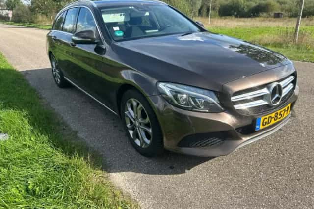 Mercedes-Benz C-Klasse (2015) thumbnail 3