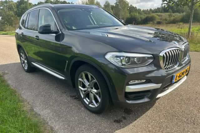 BMW X3 (2018) thumbnail 3