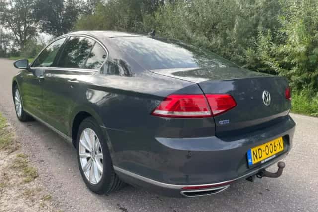 Volkswagen Passat (2016) thumbnail 4