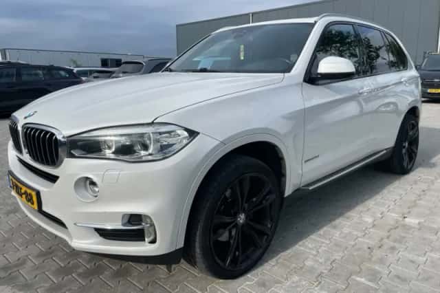BMW X5 (2013) thumbnail 1
