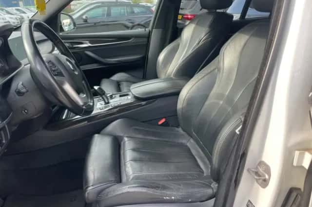 BMW X5 (2013) thumbnail 6