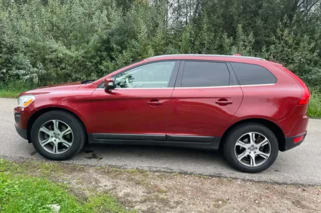 Volvo XC60 (2011) thumbnail 4