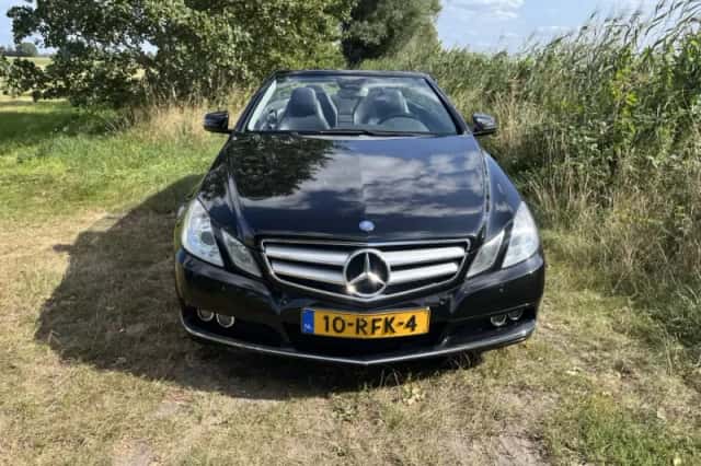 Mercedes-Benz E-Klasse (2010) thumbnail 2