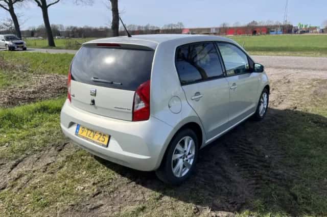 SEAT Mii (2014) thumbnail 4