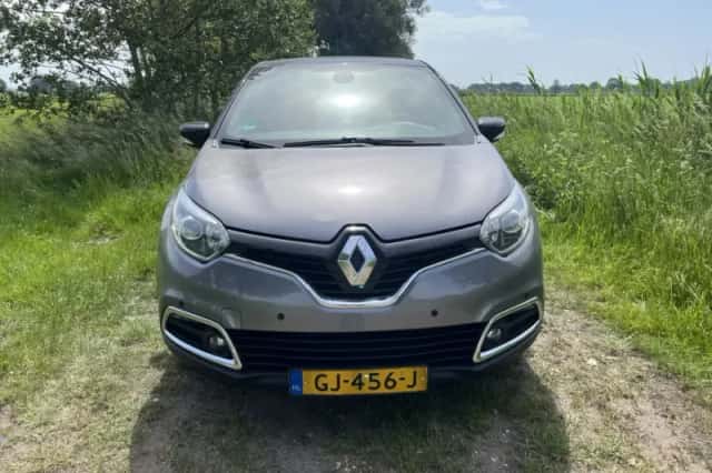 Renault Captur (2015) thumbnail 3