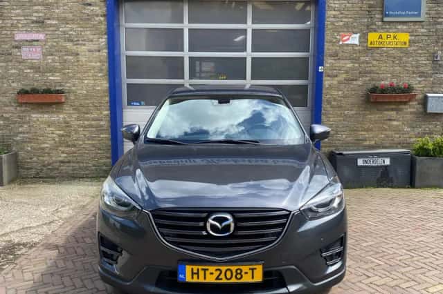 Mazda CX-5 (2016) thumbnail 2