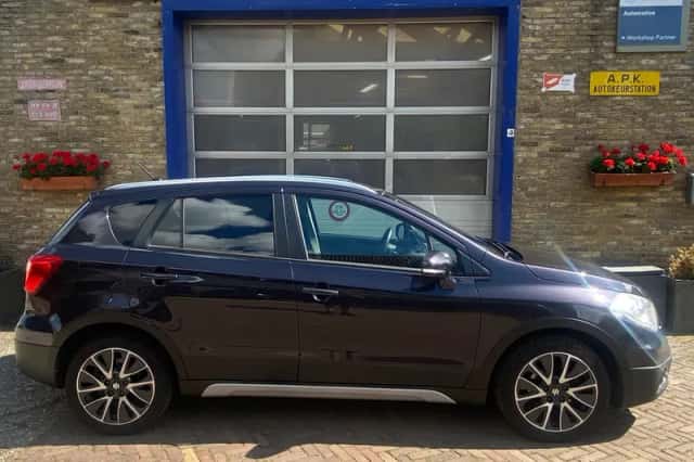 Suzuki SX4 S-Cross (2015) thumbnail 4