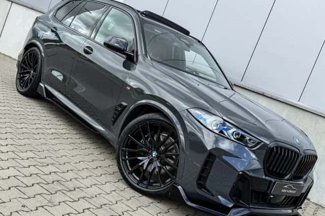 BMW X5 (2023) thumbnail 1