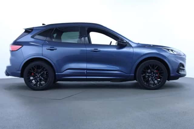 Ford Kuga (2023) thumbnail 5