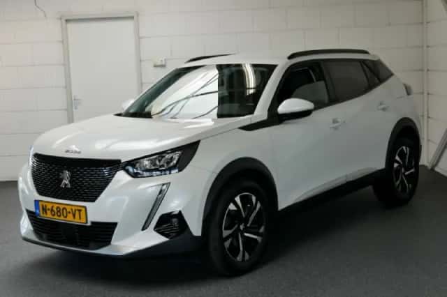 Peugeot 2008 (2022) thumbnail 2