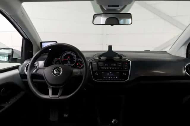 Volkswagen Up! (2021) thumbnail 5