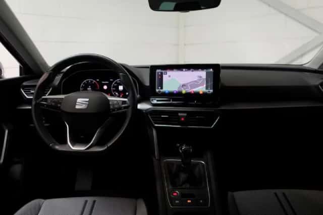 SEAT Leon (2021) thumbnail 5