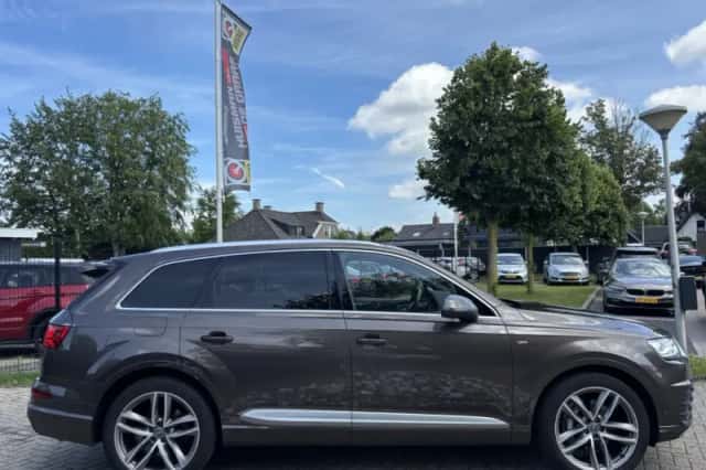 Audi Q7 (2016) thumbnail 4