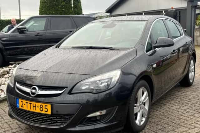 Opel Astra (2014) thumbnail 1