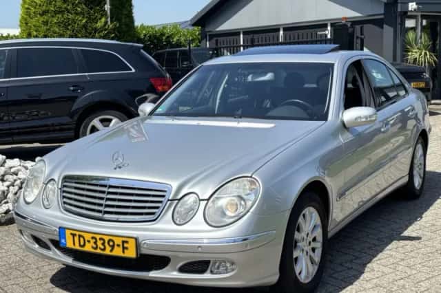 Mercedes-Benz E-Klasse (2002) thumbnail 1