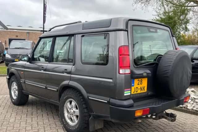Land Rover Discovery (2002) thumbnail 6