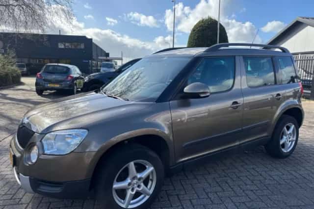 Škoda Yeti (2010) thumbnail 3