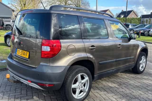 Škoda Yeti (2010) thumbnail 4