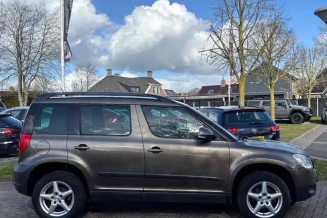 Škoda Yeti (2010) thumbnail 5