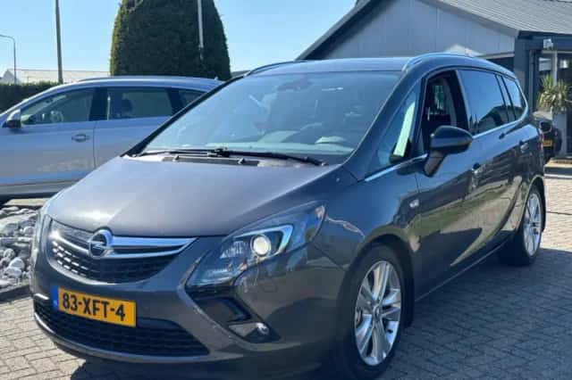 Opel Zafira (2012) thumbnail 1